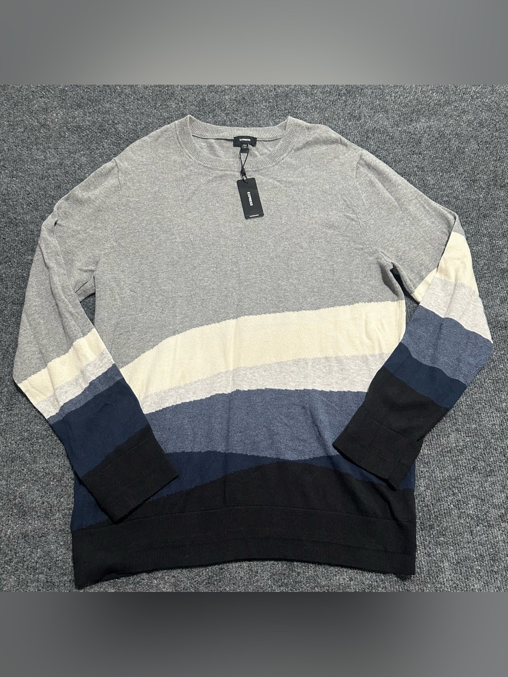 Express Abstract Gradient Pattern Crew Neck Sweater in heather gray.